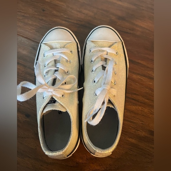 Converse Ivory White Iridescent Glitter Low Top Sneakers-Size 3 - Picture 4 of 9